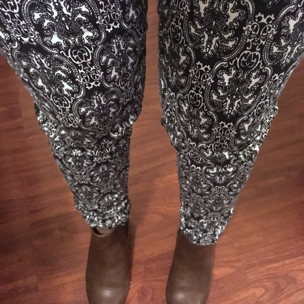 Black-white Skinny Pants